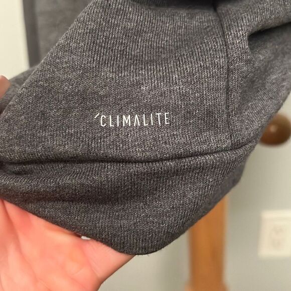 Classic Adidas Athletic Pullover  - Picture 7 of 12